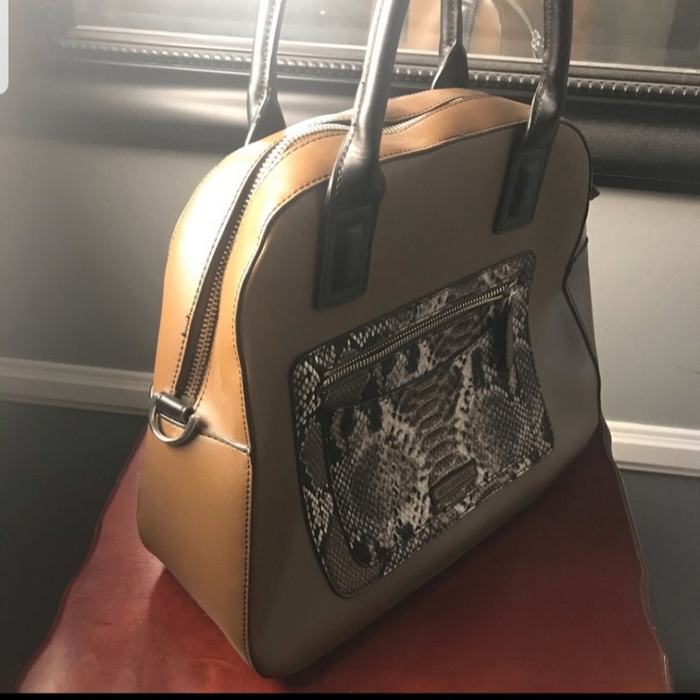 Fall Vera Bradley Purse. Beutiful  carnel color - Picture 2 of 4